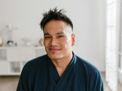 中渚穴：找对位置，轻松缓解耳鸣手麻的实用技巧 - 深圳健康科普资讯网