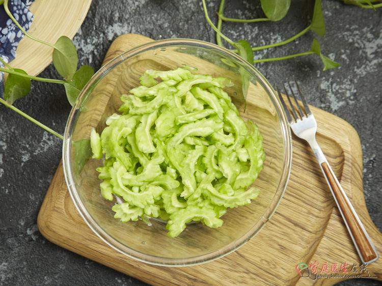 夏季暑热症不适？冬瓜薏米汤的3个调理作用助你轻松度夏(图1)